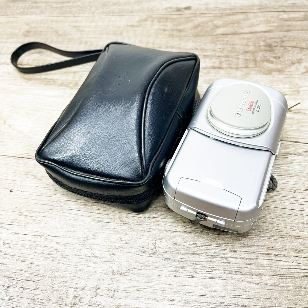 OLYMPUS CAMEDIA D-390 .2mp CCD SENSOR DIGITAL CAMERA .TESTED AND WORKING. - Picture 7 of 16